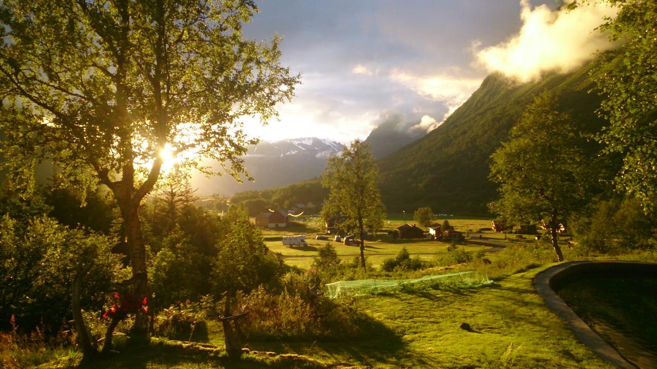Dalen Gaard Camping Og Hytter Geiranger Kültér fotó